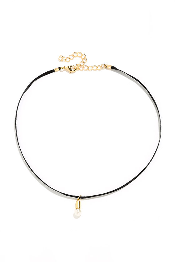 Dew-lightful Black and Pearl Choker Necklace