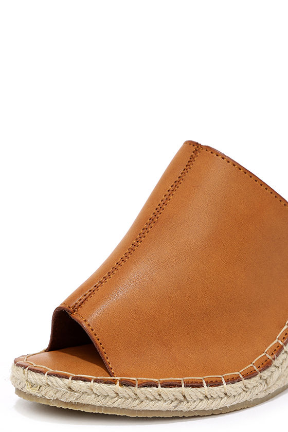 oasis tan wedges