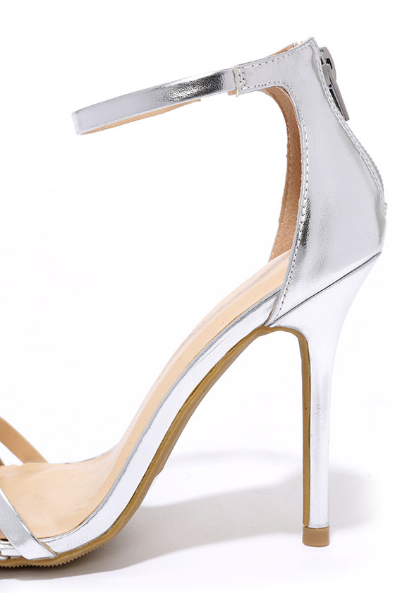 CC HIGH SANDAL 25S 80 MM IN SILVER CALFSKIN WITH PEARL DETAILS