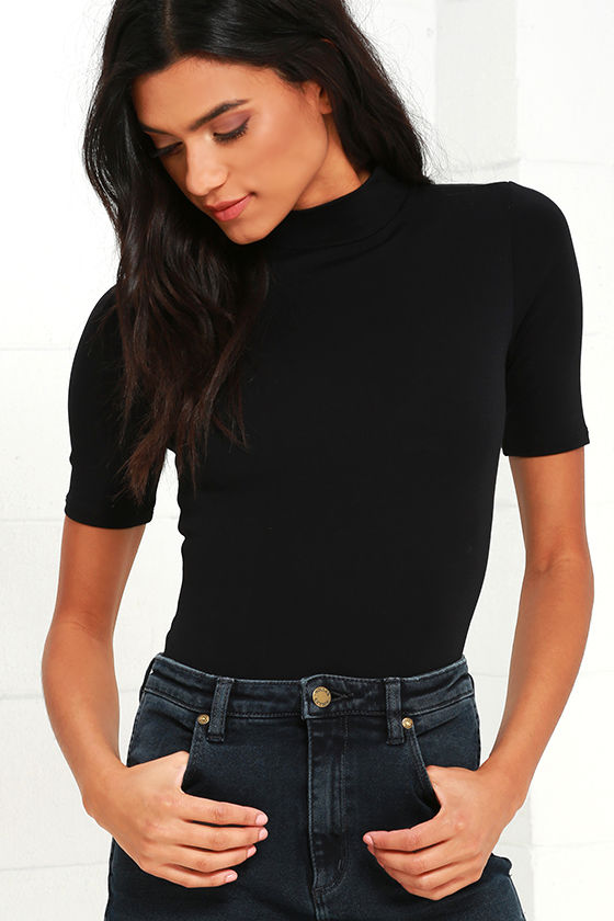 mock neck short sleeve top