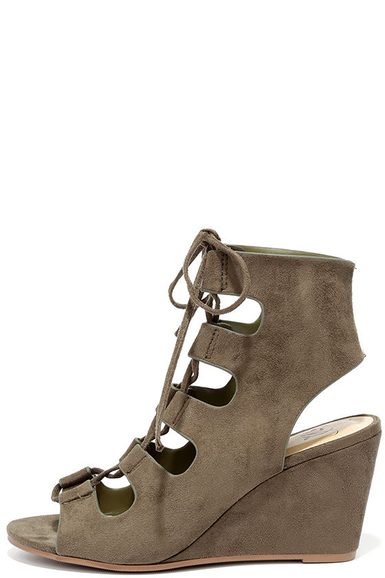 olive colored wedges