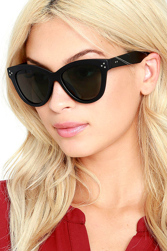 Corner Girl Black Sunglasses