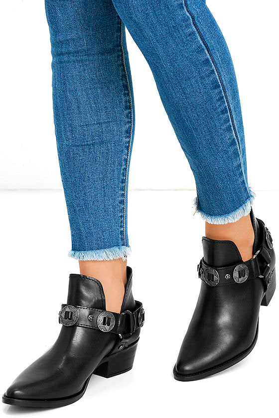 steve madden flat black booties