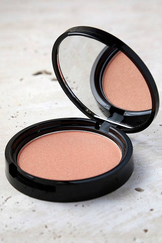 NYX Illuminator Peach Powder Illuminator 9.00 Lulus