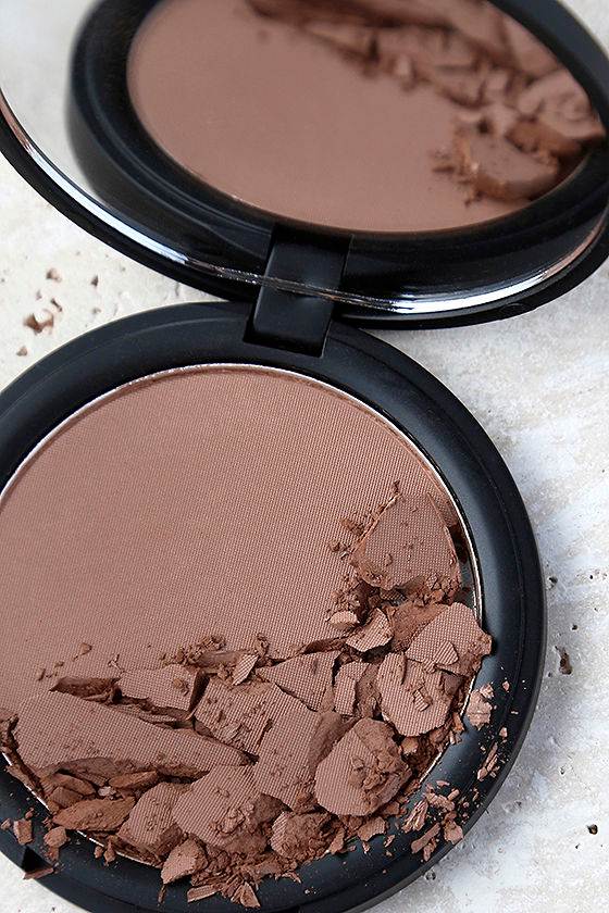 Sigma Aura Powder In the Saddle Matte Bronzing Blush 2
