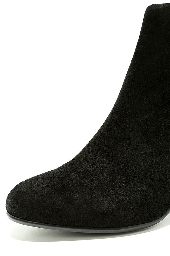 steve madden flat black booties