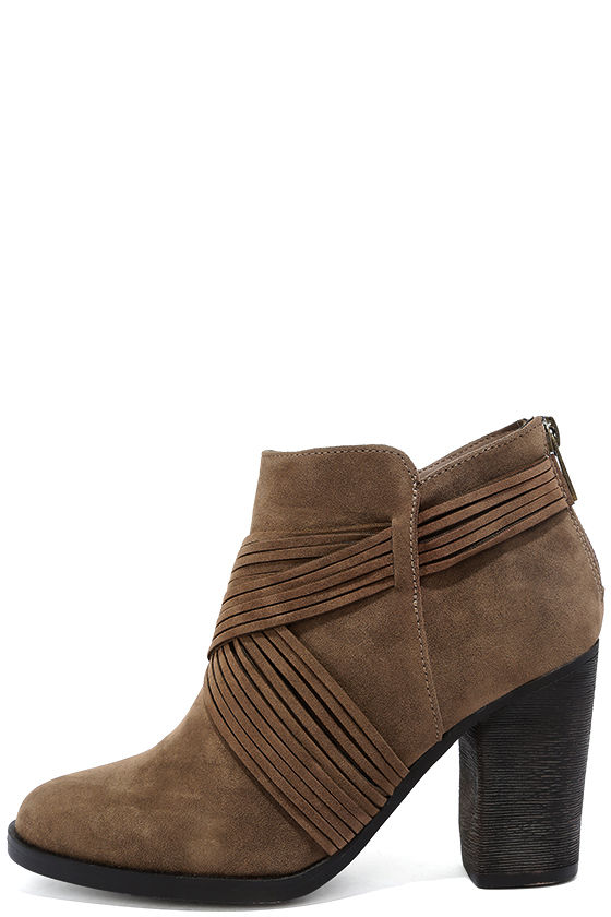 olina ankle bootie