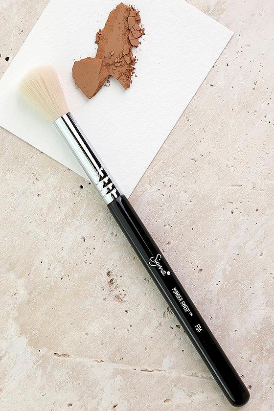 Sigma F06 Powder Sweep Makeup Brush 1