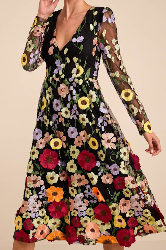 Impressive Blossom Black 3D Floral Embroidered Midi Dress - thumbnail 3