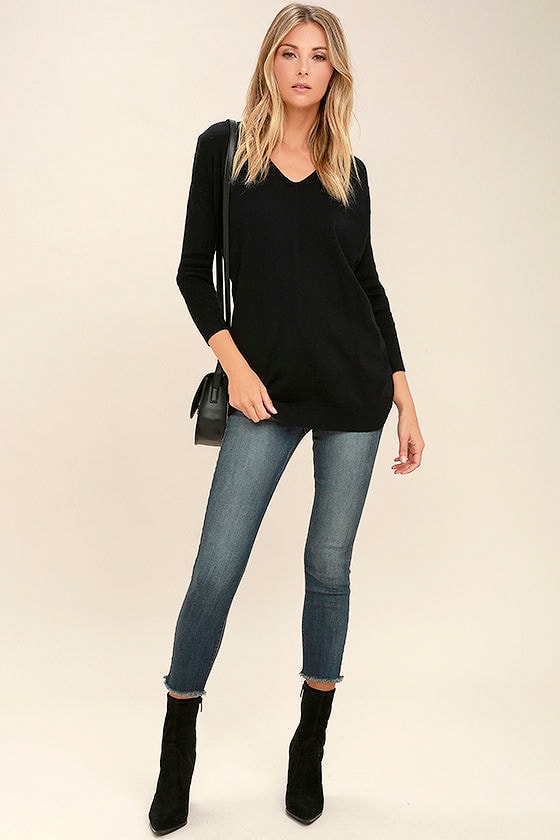 Reign Over Black Backless Sweater Top 2