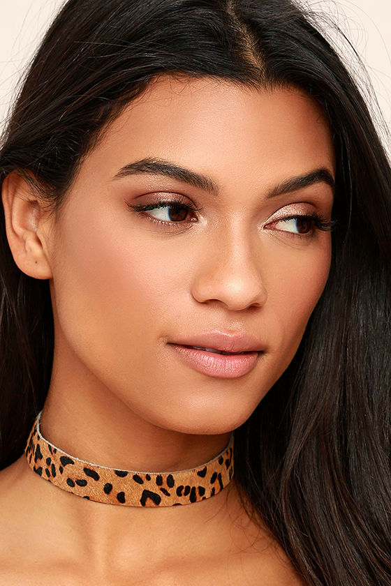 Show Your Spots Tan Leopard Print Choker Necklace 2