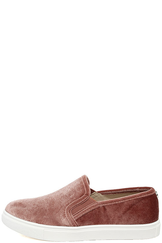 Steve Madden Ecntrcv Blush Velvet Slip-On Sneakers 1