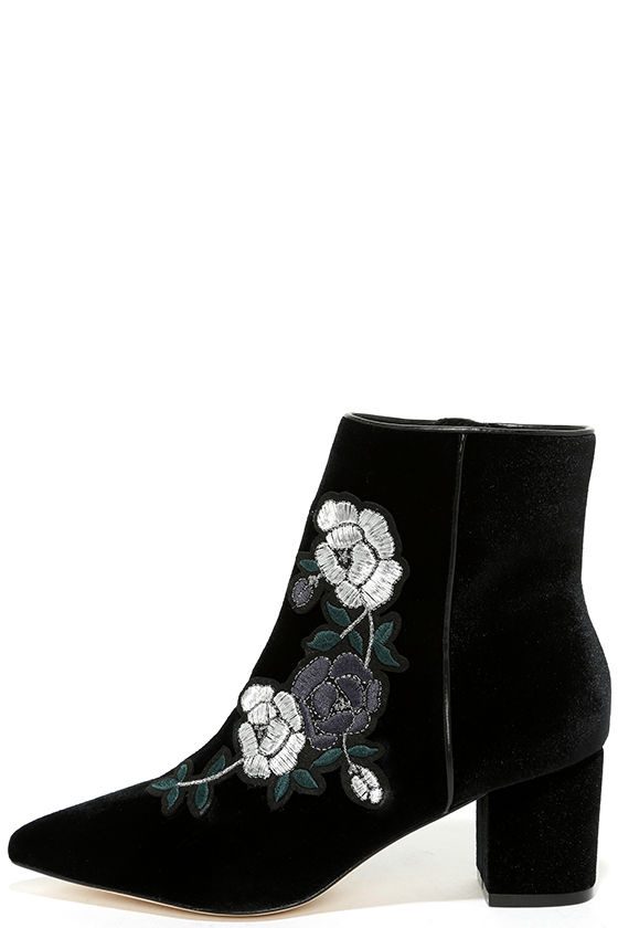steve madden embroidered boots