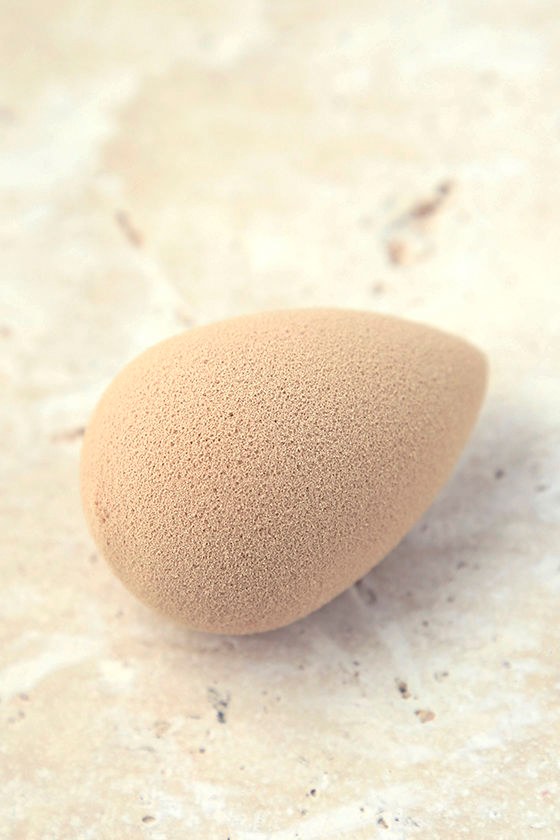 Beautyblender Nude Makeup Sponge 2