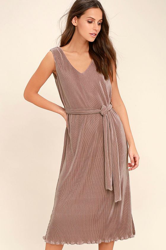 J.O.A. Into the Spotlight Blush Midi Dress 1