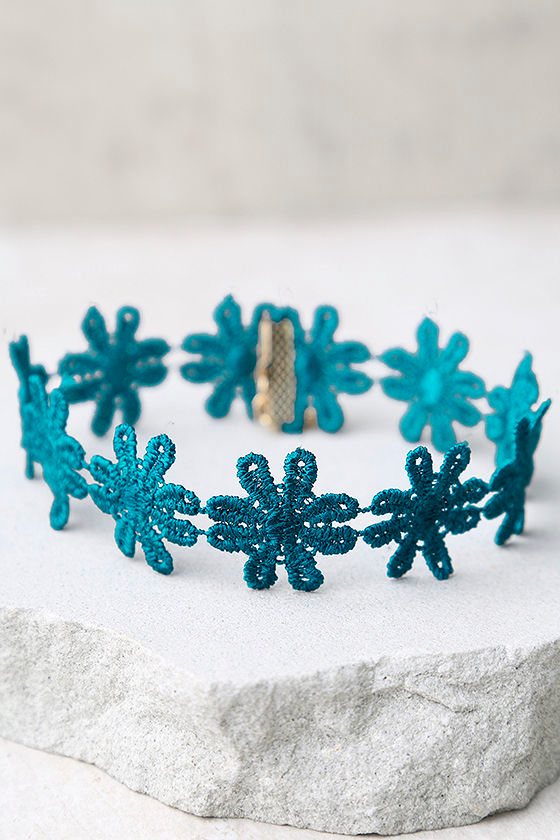 Daisy Daze Teal Blue Lace Choker Necklace 2