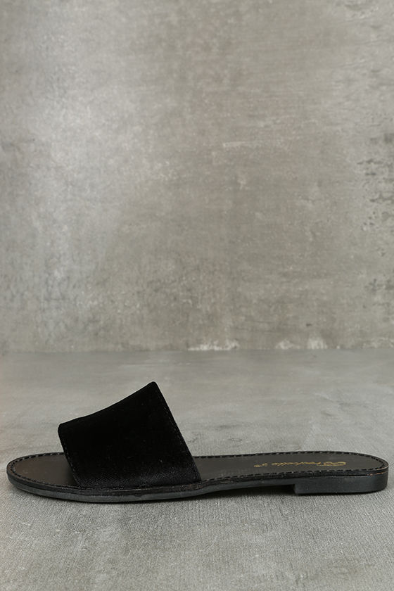 black velvet slides