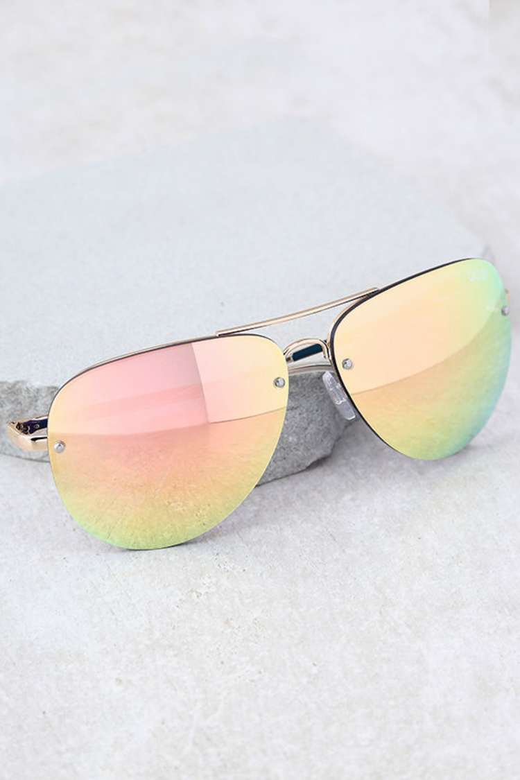 Quay Muse Sunglasses - Gold and Pink Sunglasses - Mirorred  display picture 2