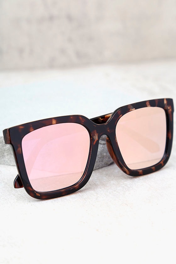 Quay Genesis Sunglasses Tortoise and Pink Sunglasses Mirrored
