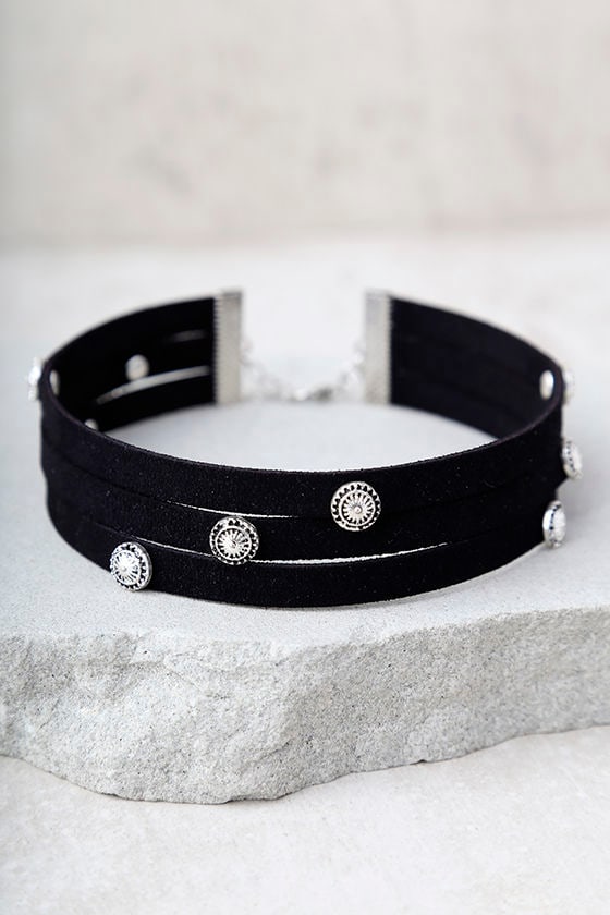 Ceremonious Silver and Black Layered Choker Necklace
