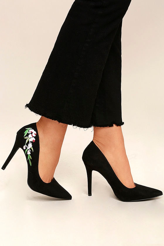 Circe Black Embroidered Pointed Pumps