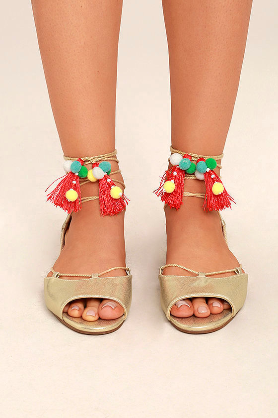 betsey johnson pom pom shoes