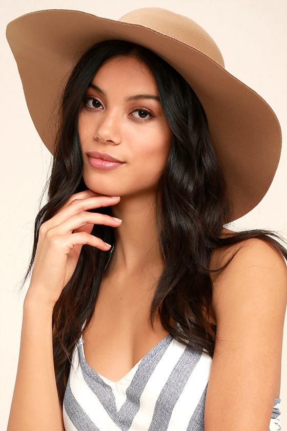 Sunny Soul Tan Floppy Hat 2