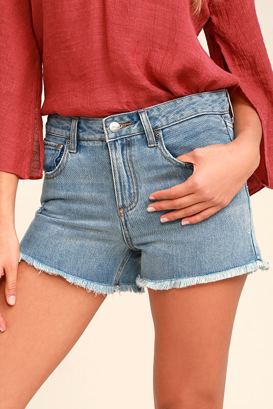 boyfriend cut off jean shorts