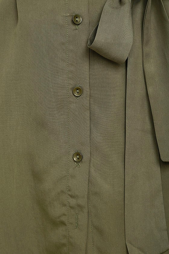 green dress shirt outfit