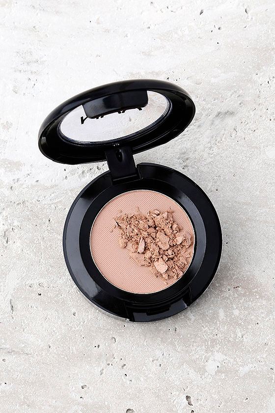 NYX Leather and Lace Nude Matte Shadow 2