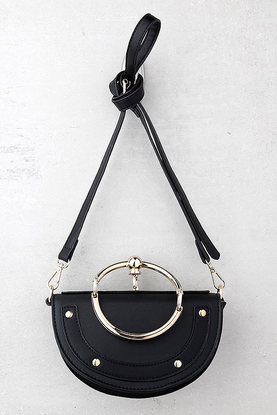 ring handle bag trend