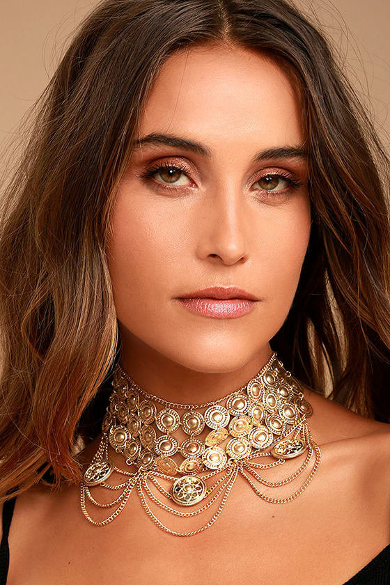 Feast for the Eyes Gold Choker Necklace