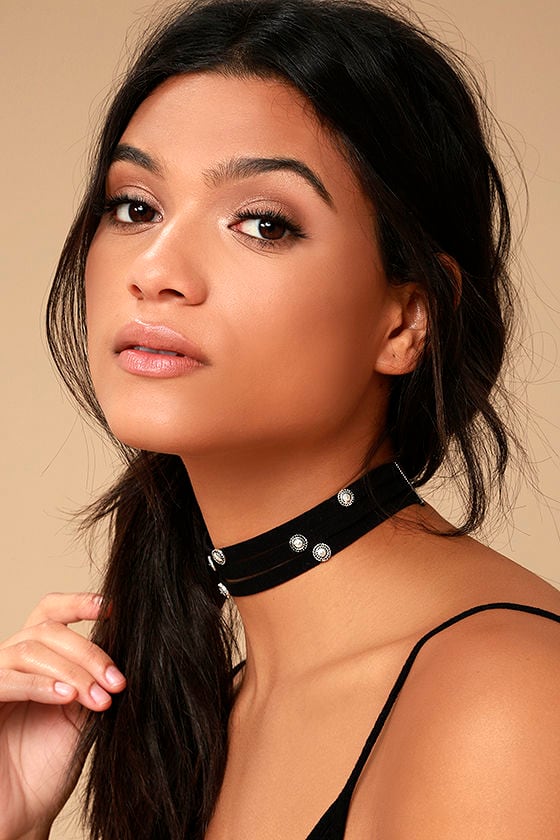 Ceremonious Silver and Black Layered Choker Necklace