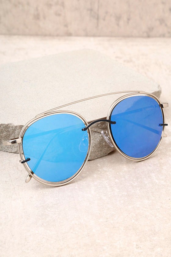 Such a Looker Silver and Blue Mirrored Sunglasses