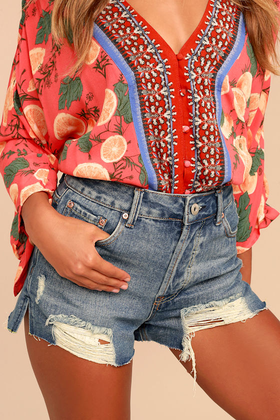 Arroyo Canyon Medium Wash Distressed Denim Cutoff Shorts 3