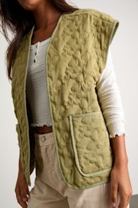 Wrenleigh Olive Green Floral Quilted Vest 2