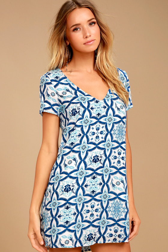 Mood Mosaic Blue and White Print Shift Dress