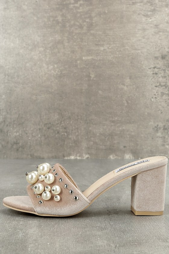 nude pointed mule