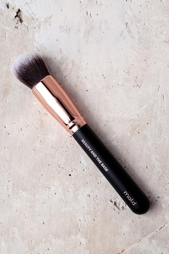 M.O.T.D Cosmetics Beauty and the Base Makeup Brush 1