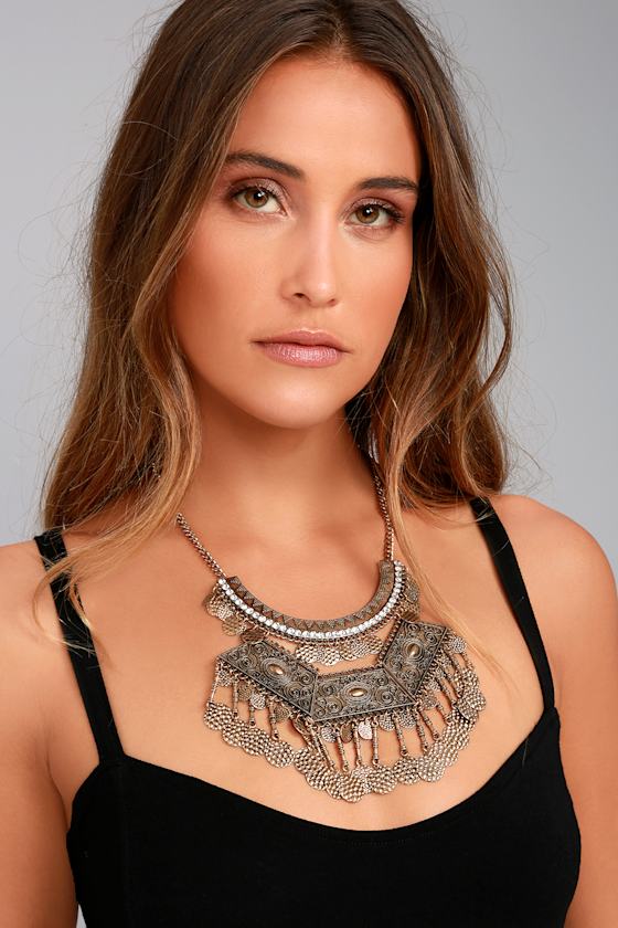 Women Gold Artistic Contemporary Statement Necklace main image 1