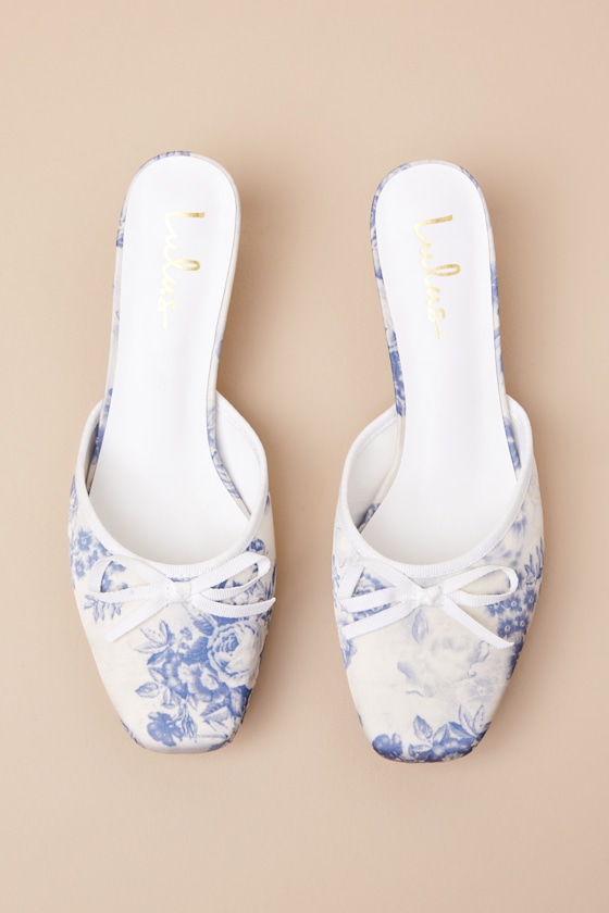 Cherrey Baby Blue Floral Kitten Heel Mule Pumps 3