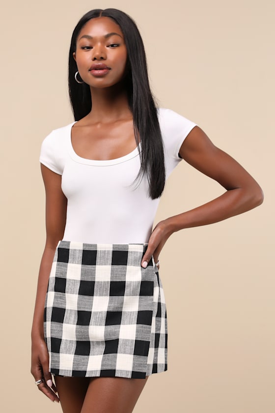 Tillie Black and White Gingham High-Rise Skort 2
