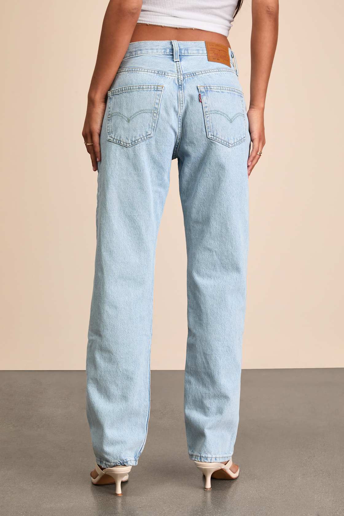501 '90s Light Wash Mid-Rise Straight Leg Jeans