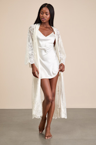 Leonor Ivory Satin Slip and Lace Robe Set 2