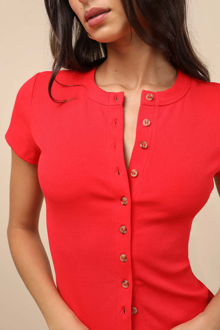 Annalena Red Ribbed Button-Front Short Sleeve Top