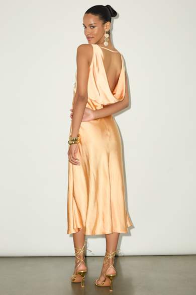lulu's dresses bridesmaid your one-stop destination for wedding guest dresses, gowns, party looks, and more is coming soon to @mallofamerica  save this post & shop your next favorite outfit May 15  #lovelulus this dress features Heavenly Hues Black Maxi Dress
