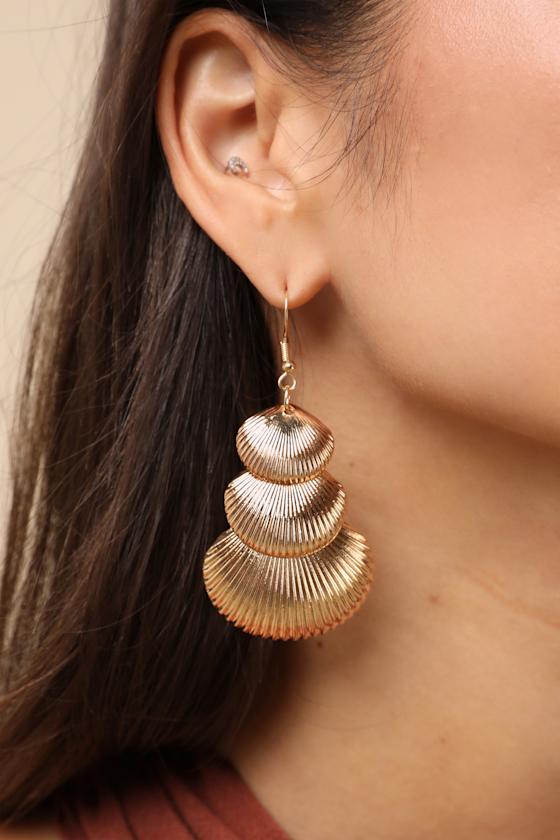 Lulus Junonia Gold Seashell Drop Earrings In Gold