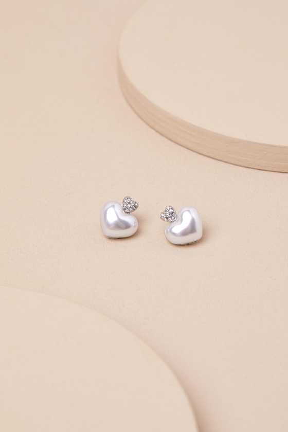 Amora White Pearl Heart Stud Earrings
