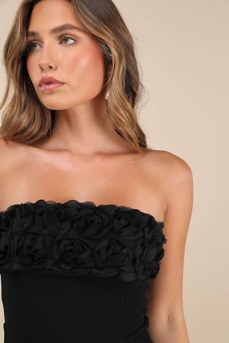 Fiore Black 3D Rosetta Strapless Maxi Dress