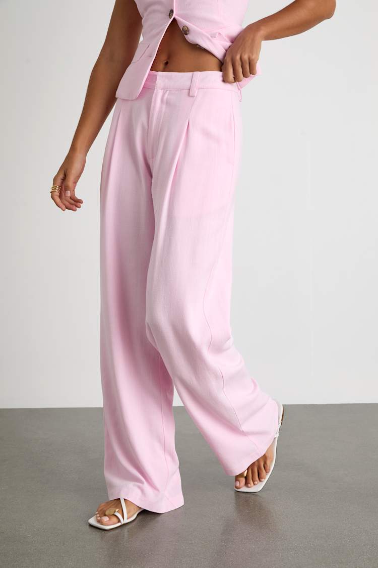 Cute Dresses, Tops, Shoes & Clothing for Women
